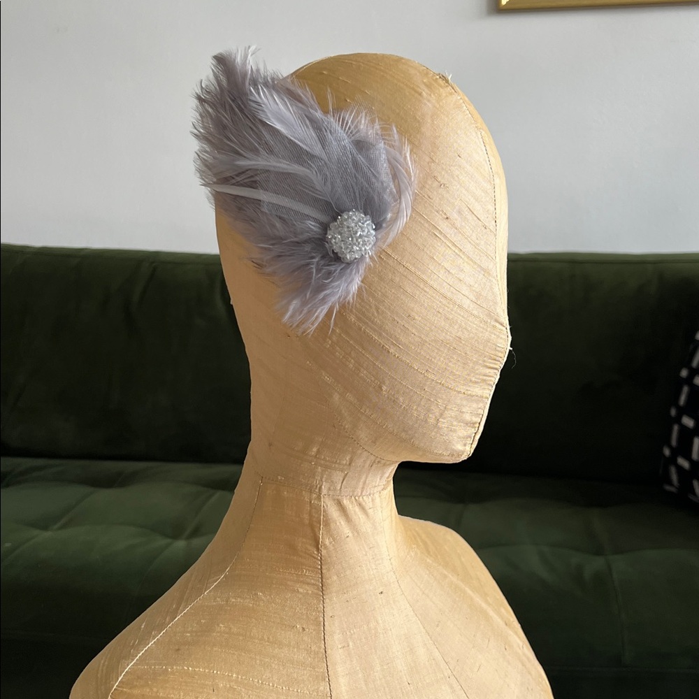 MILLINERY WHIMSICAL GRAY FEATHER FASCINATOR HAIR CLIP
